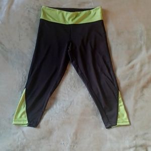 Game Time Black with Bright Green Cut Outs 3/4 Leggings Womans Size Small